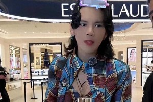 向佐奇装异服引爆热搜：揭秘流量密码