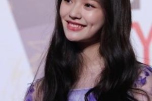 林允：从星女郎到招黑体质，娱乐圈流量焦虑缩影