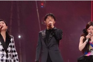 凤凰传奇赵露思跨年晚会梦幻联动引爆笑