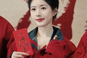 赵露思音乐节演出缩水7分钟，暖心返场道歉获赞